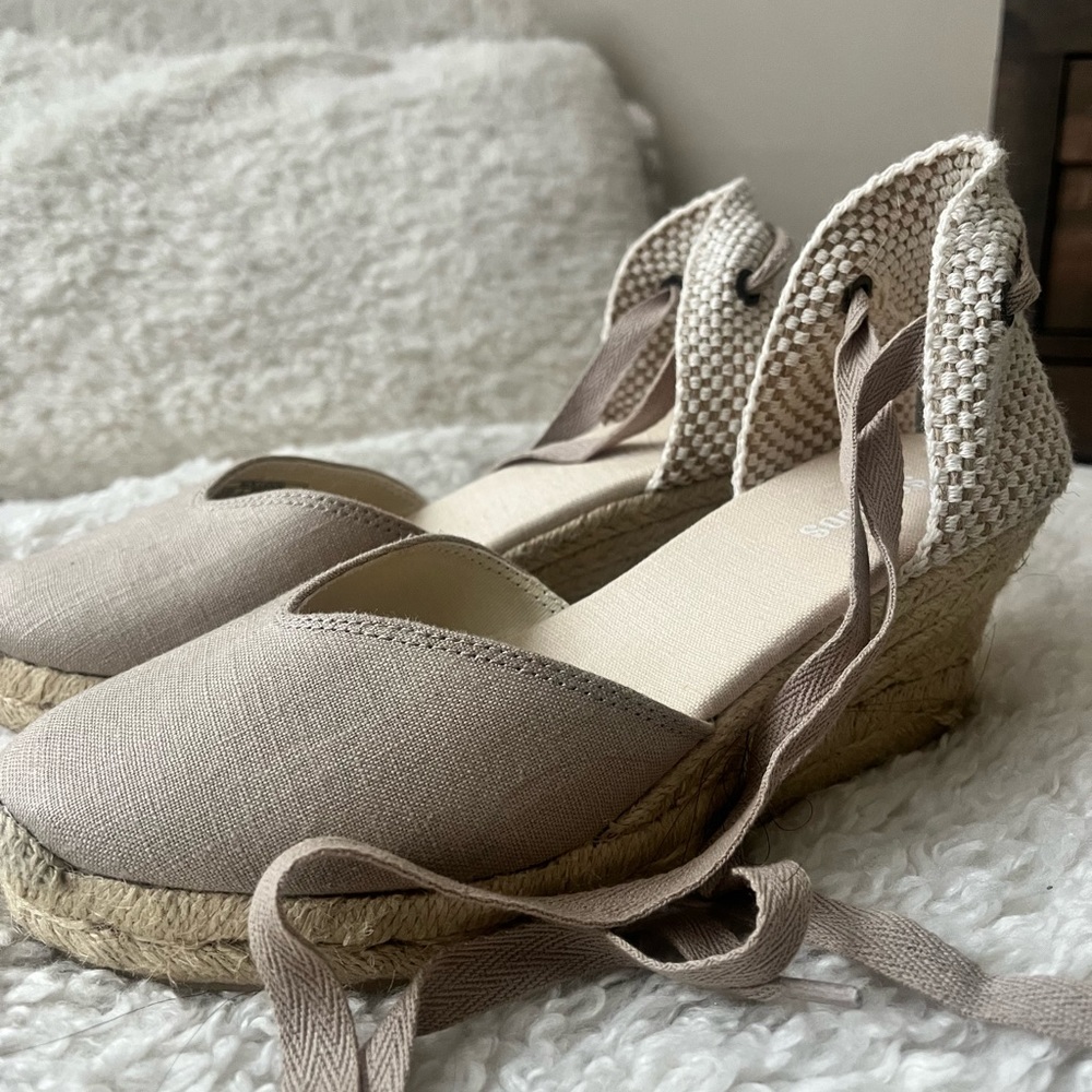 Brand new soludos wedges